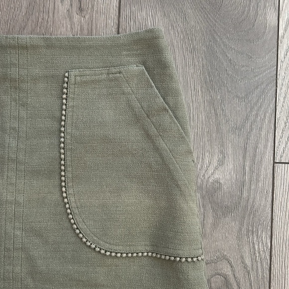 LOFT Olive Green Skirt with Pocket Detailing Size 0 - Picture 2 of 7
